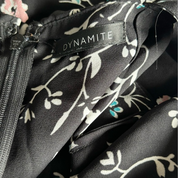 Sleeveless Dynamite Top - Picture 3 of 4